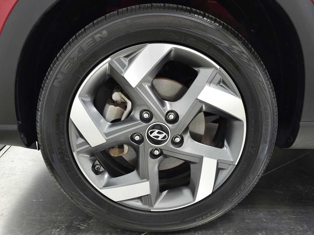 2025 Hyundai Venue SEL - Photo 12