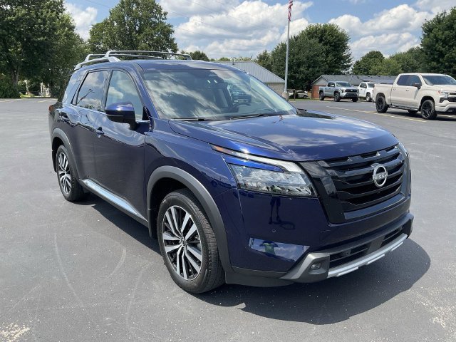Used 2025 Blue Nissan Platinum image 3