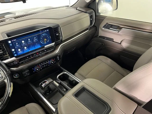 Used 2022 Silver Chevrolet LT image 34