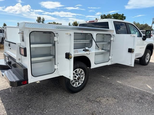 New 2026 Summit White Chevrolet WT image 9