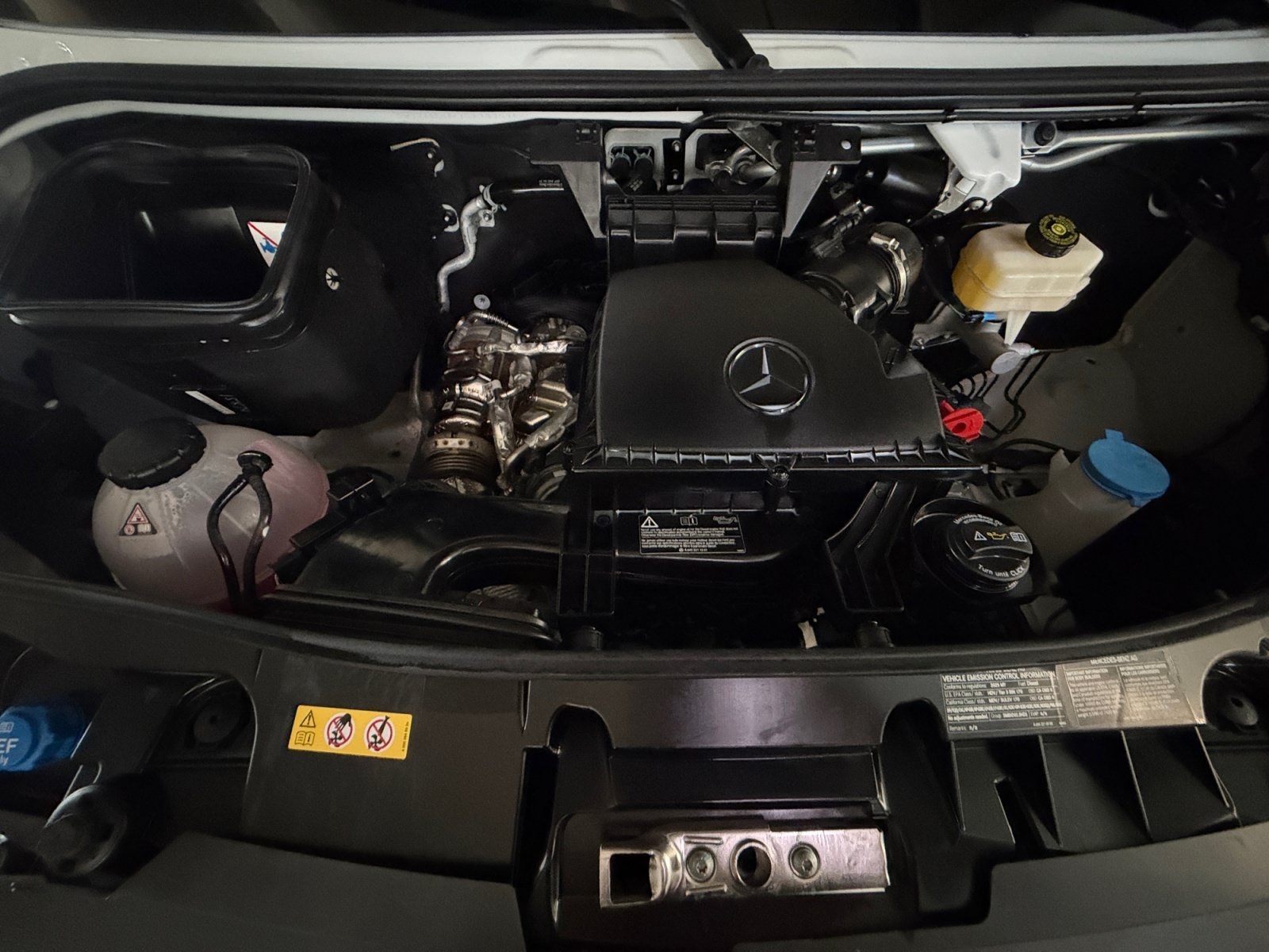 Used 2025  Mercedes-Benz  image 20