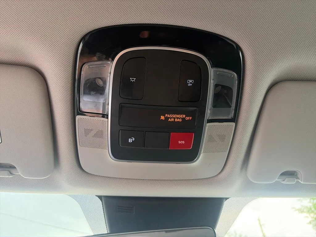 Used 2025 Gray Hyundai SEL image 39