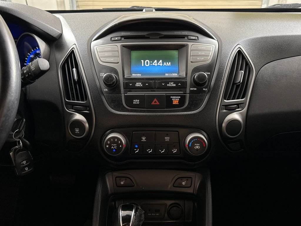 Used 2014 Gray Hyundai SE image 17