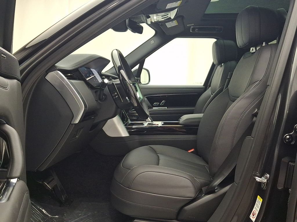 New 2026 Carpathian Grey Land Rover SE image 11