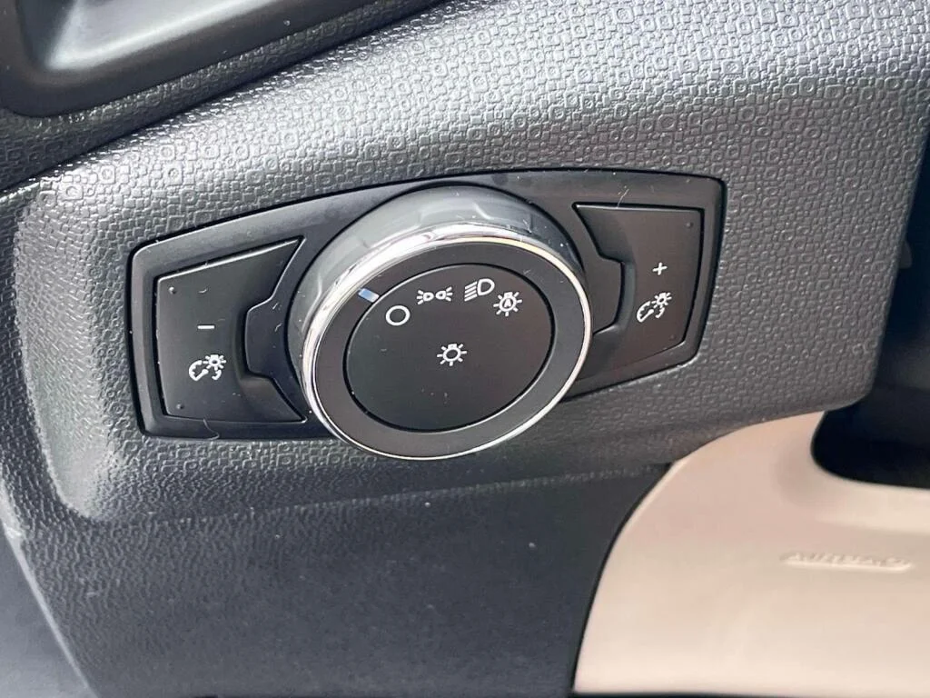 Used 2019 Moondust Silver Metallic Ford S image 27
