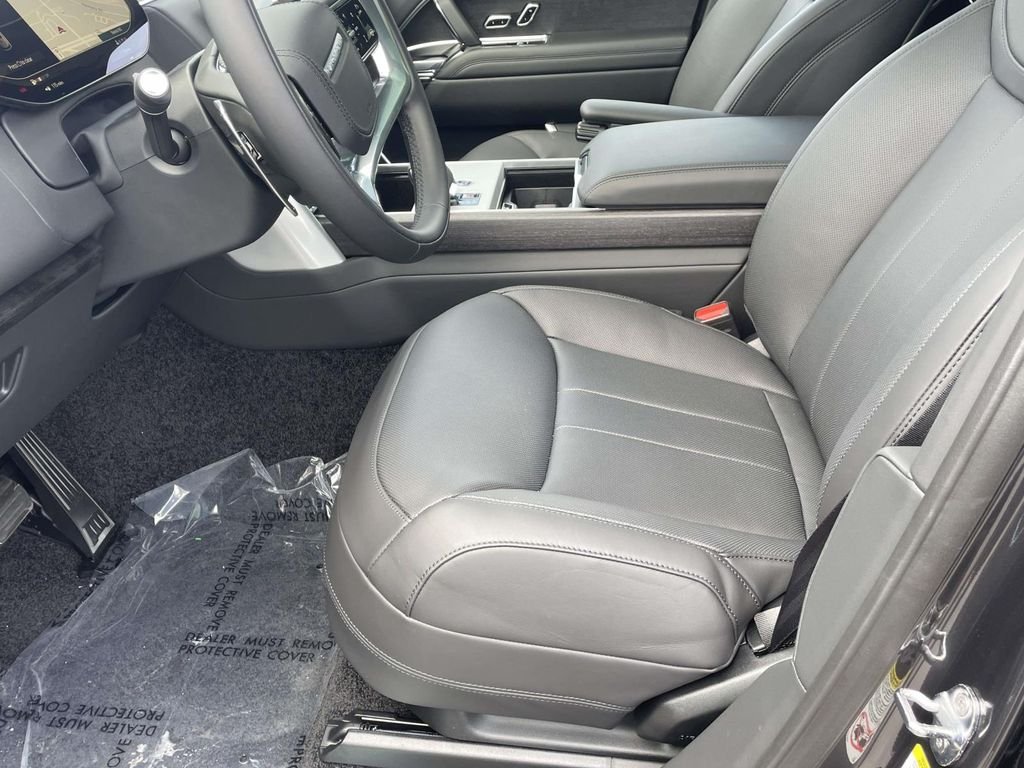 New 2026 Carpathian Grey Land Rover SE image 13