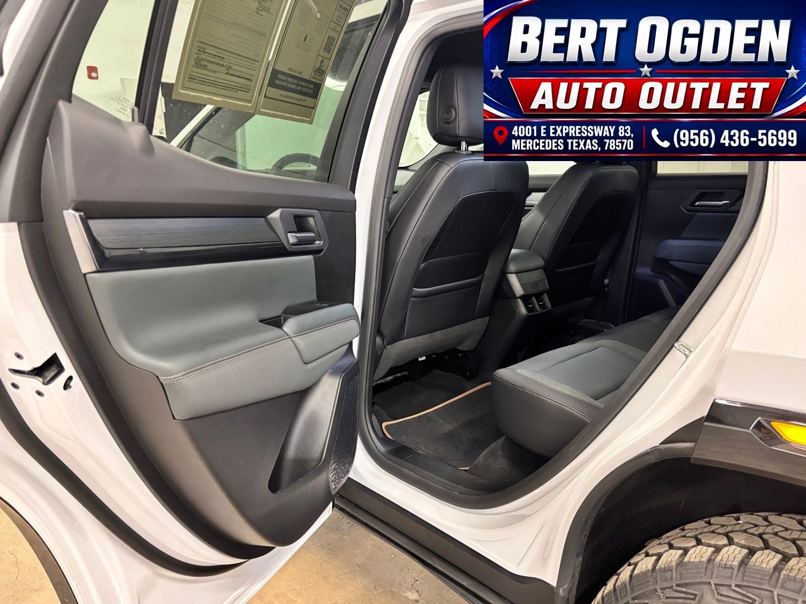 Used 2026 White GMC AT4 image 19