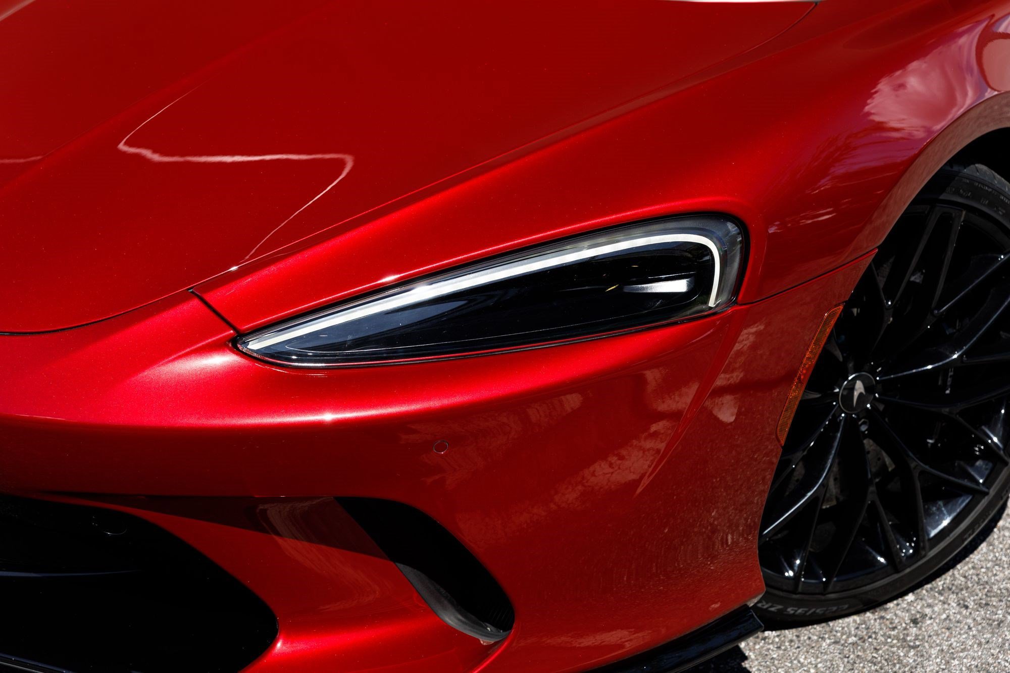 Used 2023 Red Metallic McLaren  image 13
