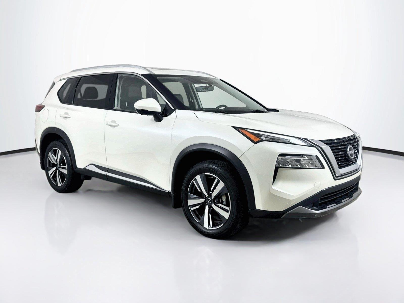 Used 2023 Pearl White Tricoat Nissan SL image 6