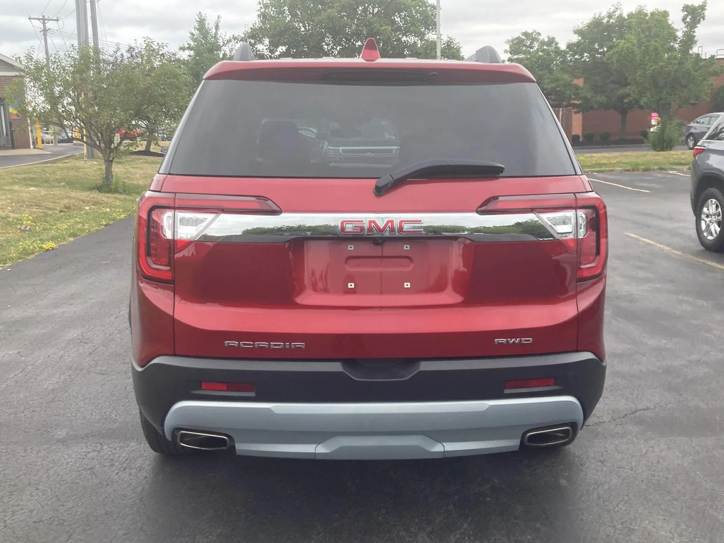 Used 2023 Volcanic Red Tintcoat GMC SLE image 6