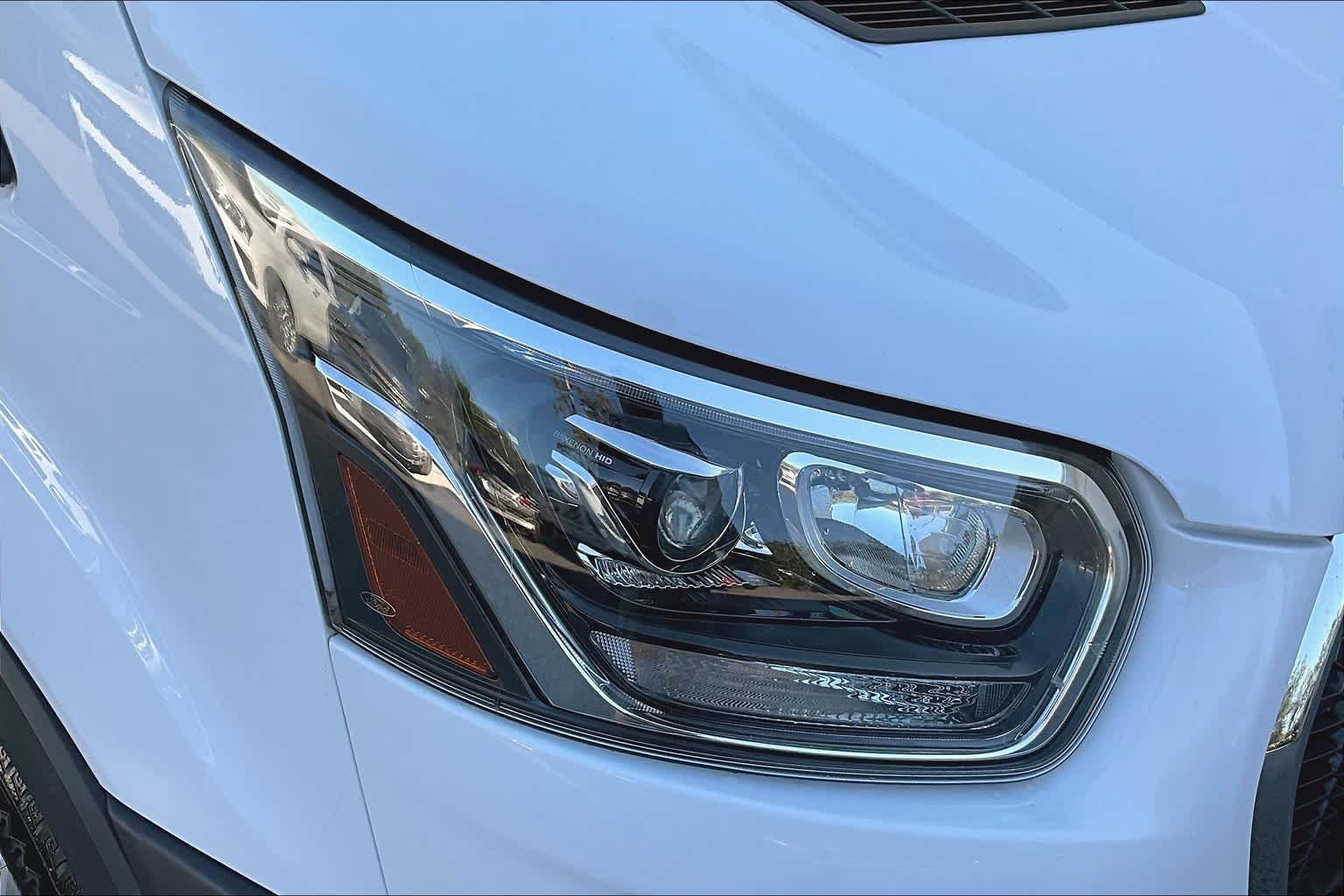 Used 2023 Oxford White Ford  image 23