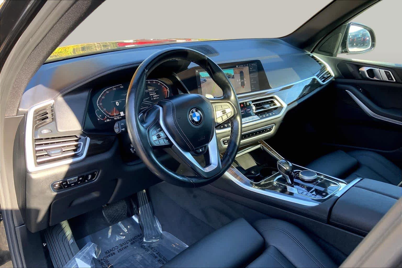 Certified Used 2021 Jet Black BMW xDrive40i image 17