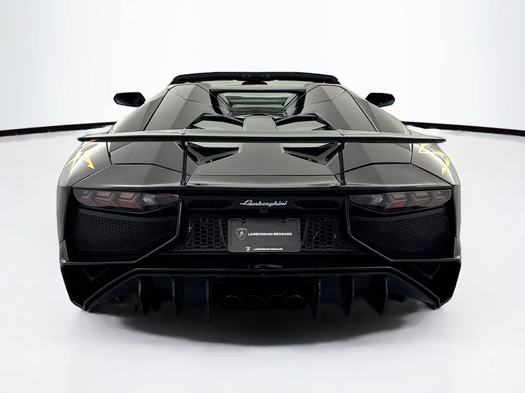 2017 Lamborghini Aventador Superveloce - Photo 6