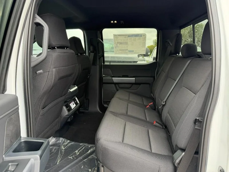 New 2026 Oxford White Ford XLT 4WD SuperCrew 5.5
