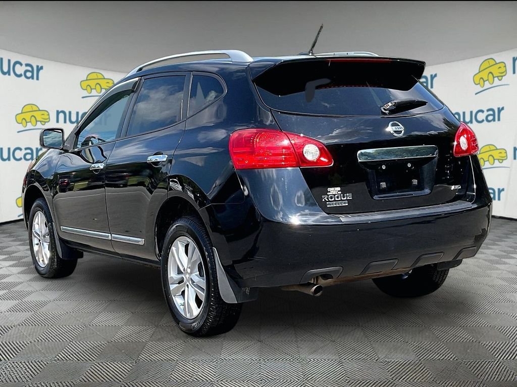 Used 2015 Black Nissan S image 4