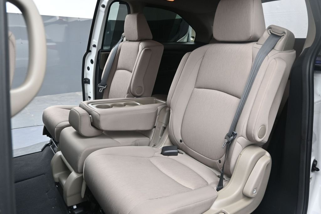 Used 2022  Honda EX image 15