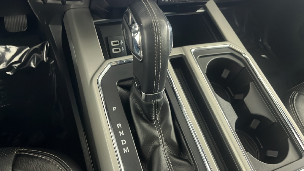 2017 Ford F-150 Lariat - Photo 32
