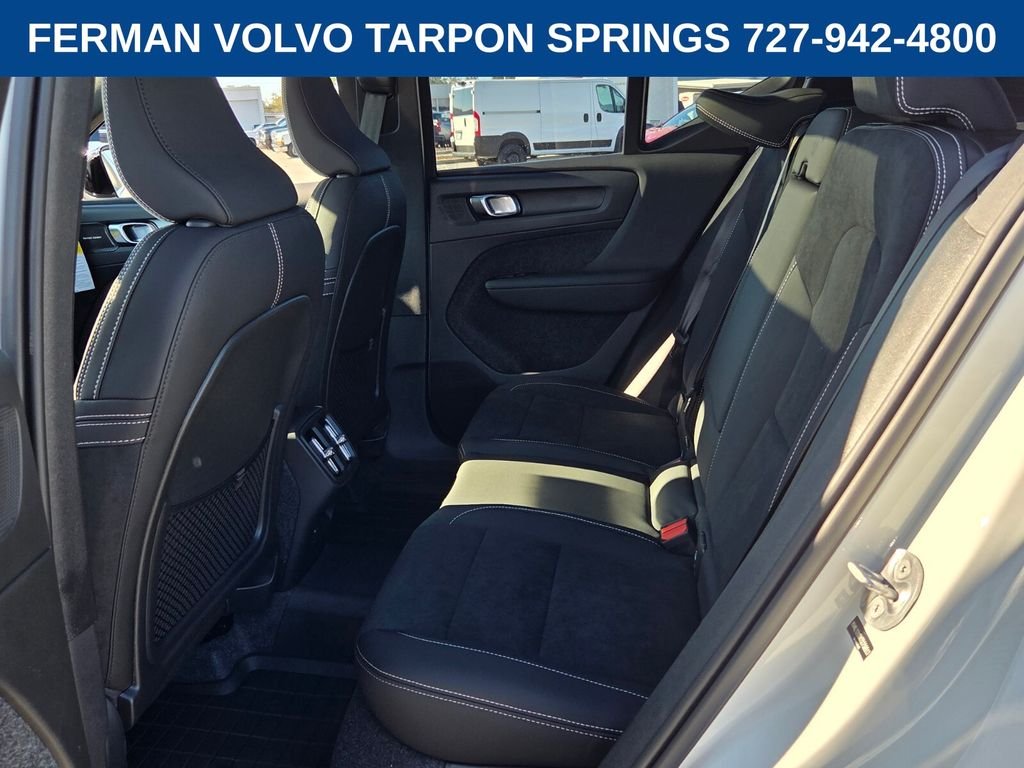 2026 Volvo XC40 Ultra Black Edition - Photo 14