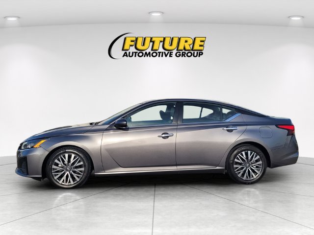 Used 2024 Gray Nissan 2.5 SV image 6