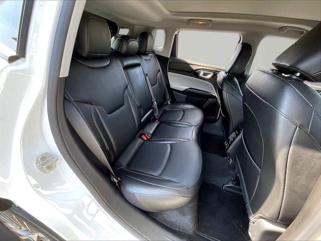 Used 2022 White Jeep Limited image 25