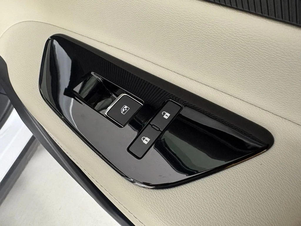 Used 2025 White Nissan SV image 13