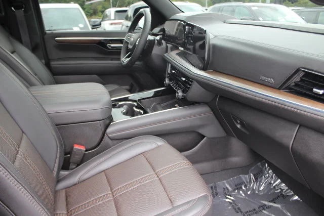 Used 2025 Black Chevrolet High Country image 39