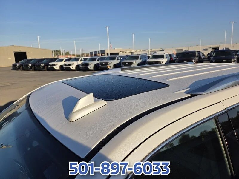 Used 2019 Crystal White CADILLAC PREMIUM LUXURY image 9