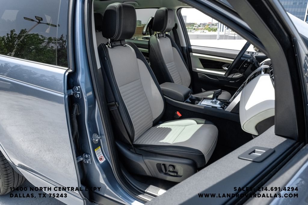 Certified Used 2023 Byron Blue Metallic Land Rover SE R-Dynamic image 34
