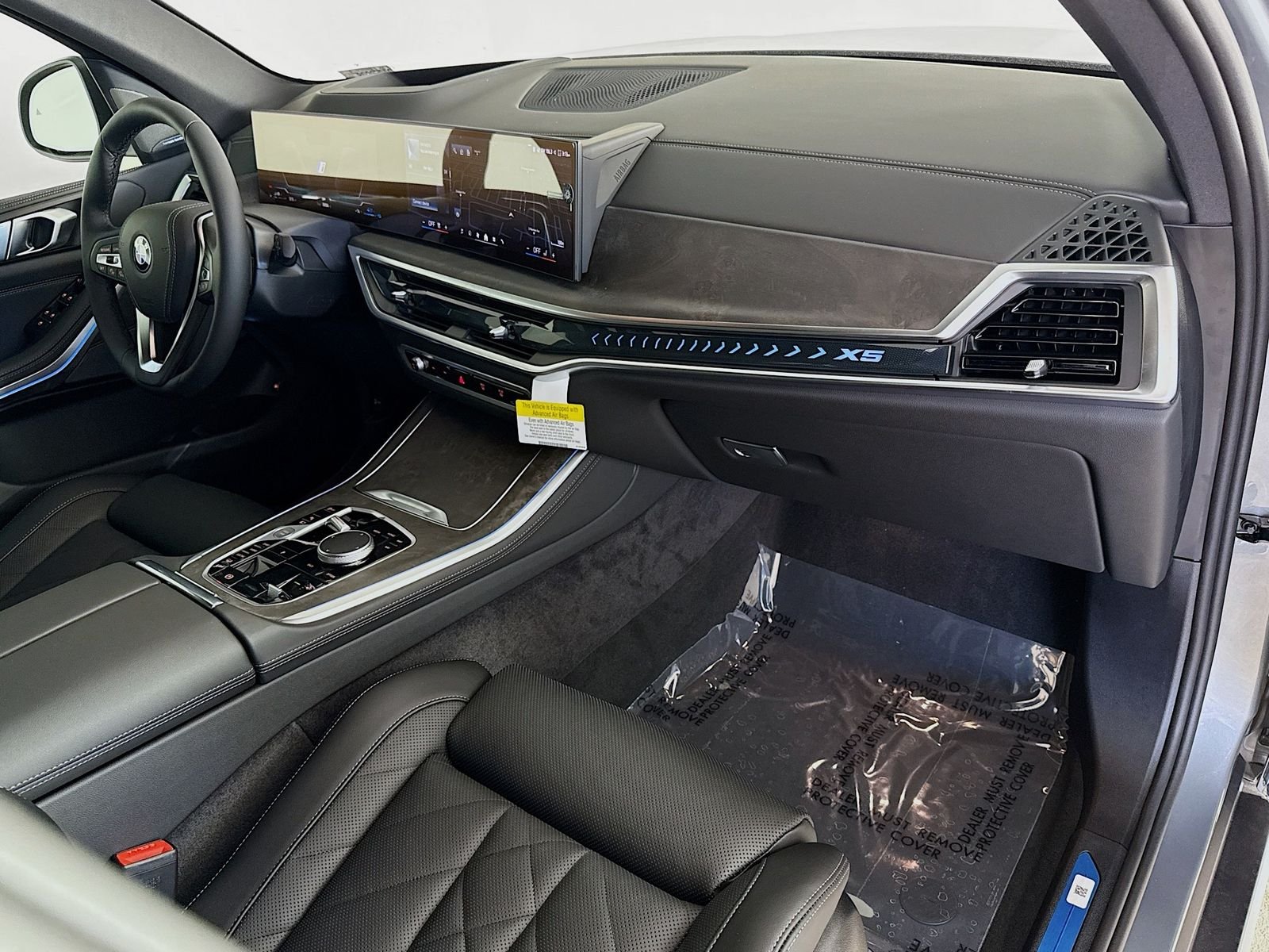 New 2026 Skyscraper Grey Metallic BMW xDrive50e image 31