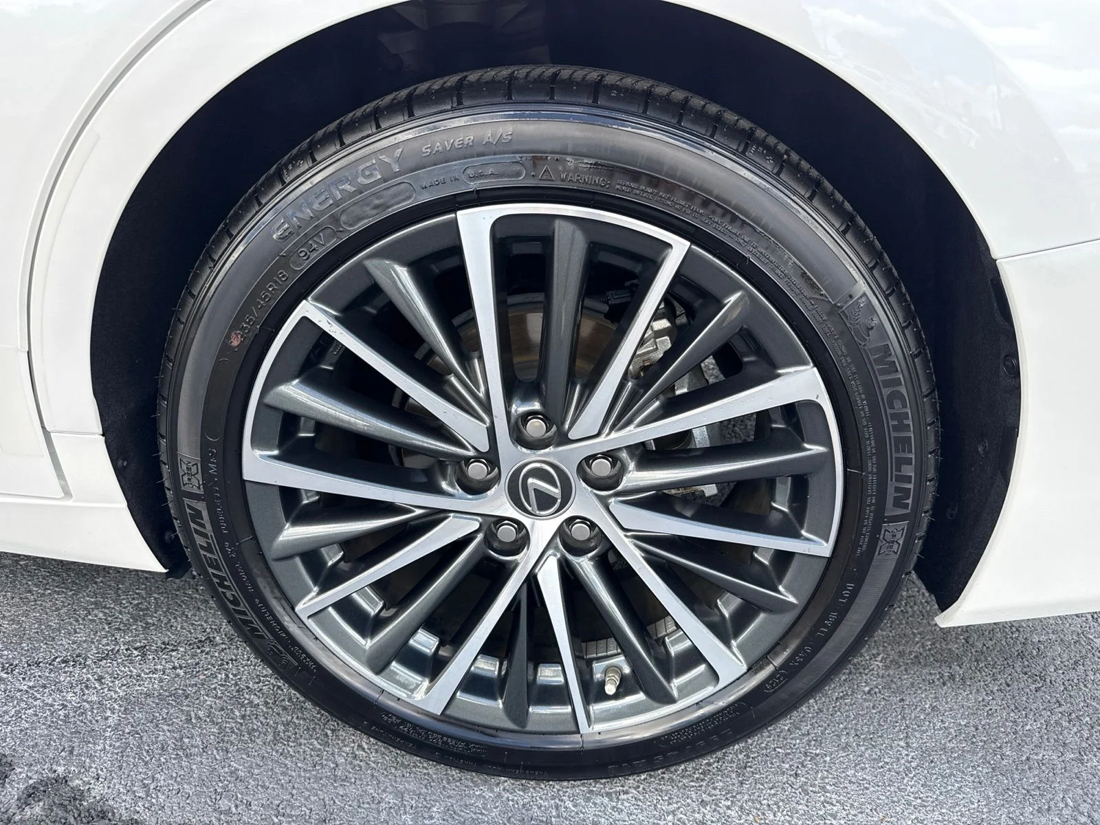 Used 2025 White Lexus 300h image 22