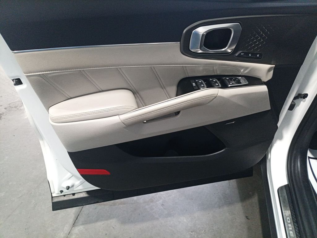 Used 2022 White Kia SX Prestige image 12