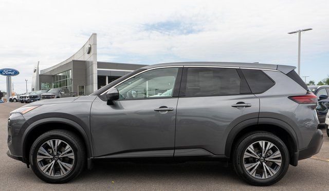 Used 2021 Gray Nissan SV image 9