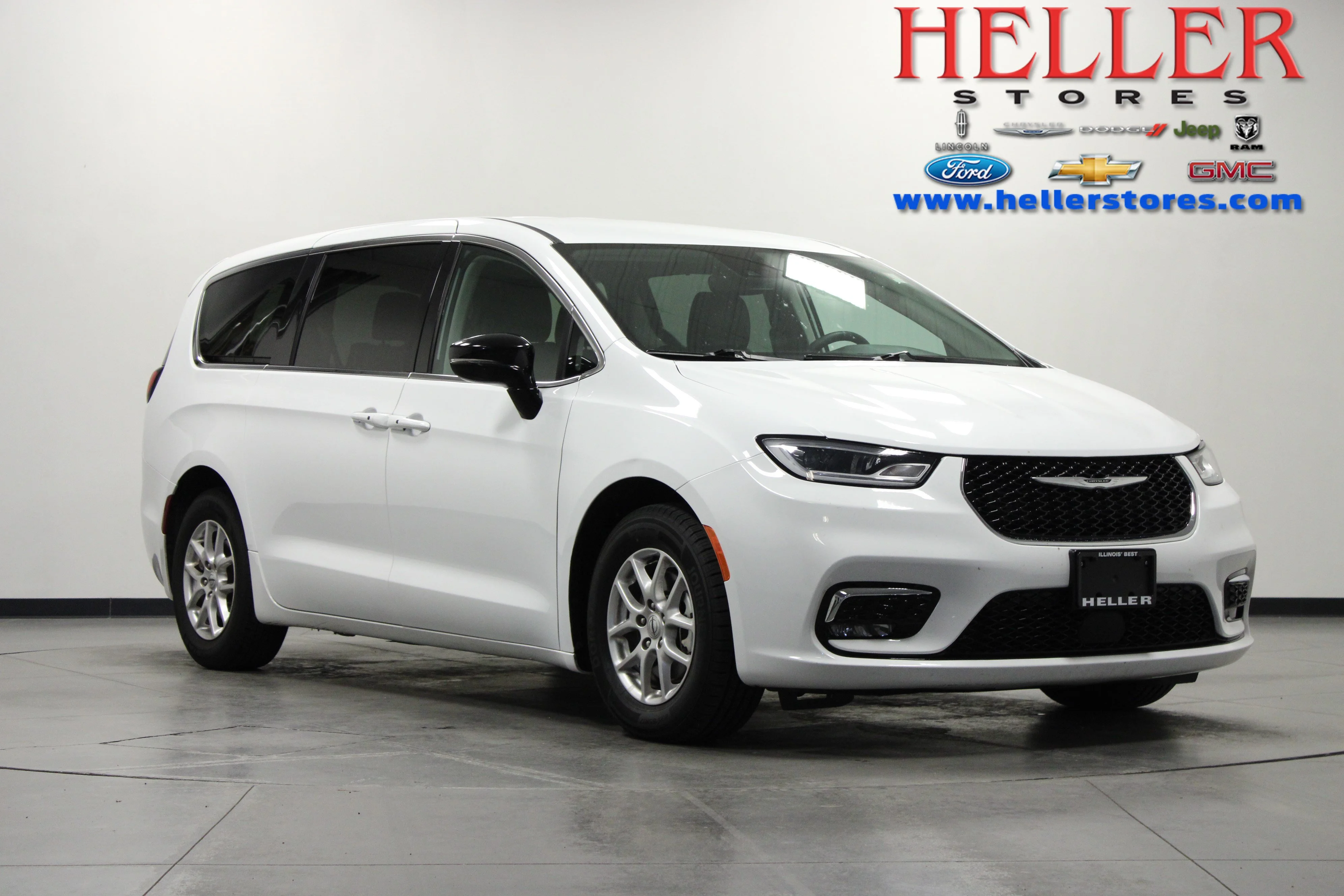 Used 2024 Bright White Clearcoat Chrysler Touring L image 1