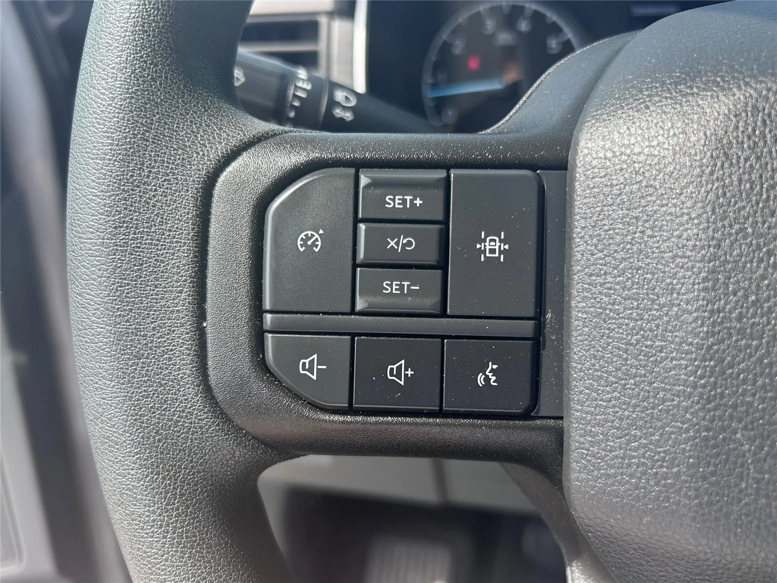 Used 2023 Iconic Silver Ford XLT image 20