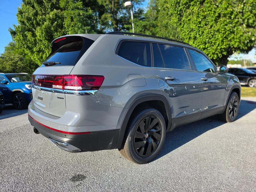 New 2026 Pure Gray Volkswagen 2.0T SE w/Technology image 7