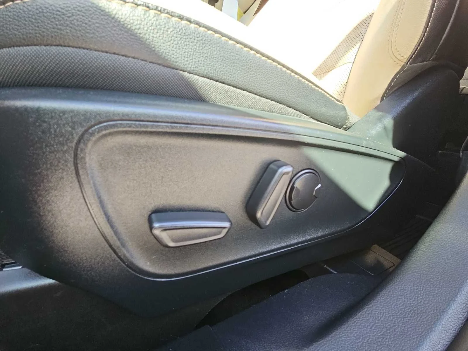 2022 Ford Escape SEL - Photo 14