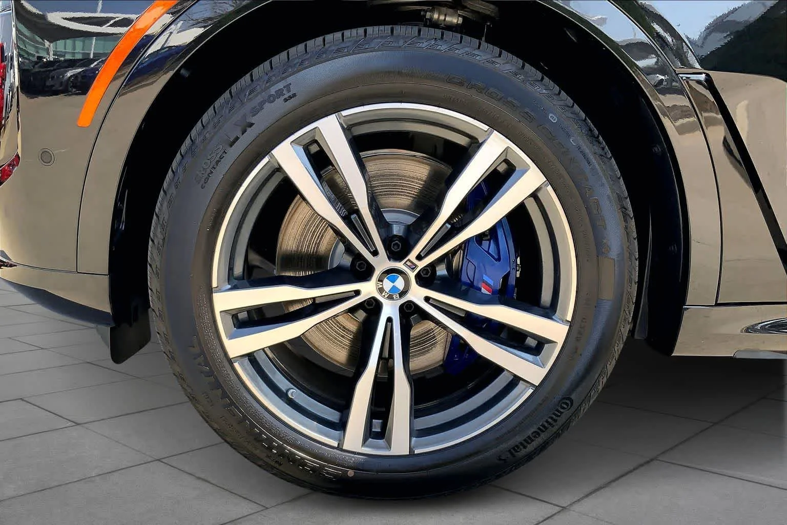 New 2026 Black Sapphire Metallic BMW M60i image 12