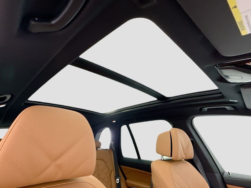 New 2026 Black Sapphire Metallic BMW xDrive50e image 17