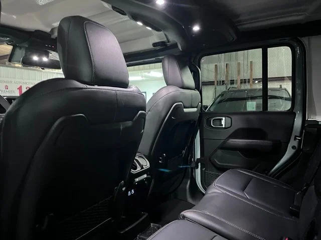 Used 2024 Gray Jeep Sahara image 13