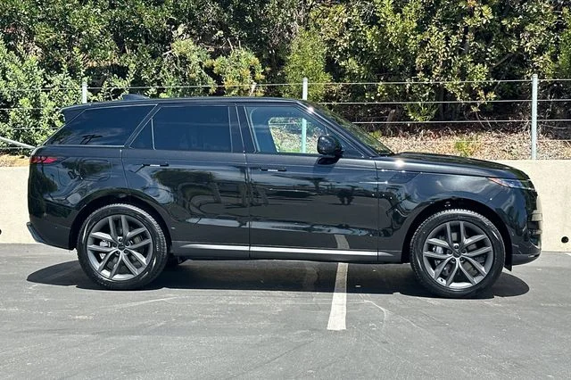 New 2026 Santorini Black Land Rover SE image 6