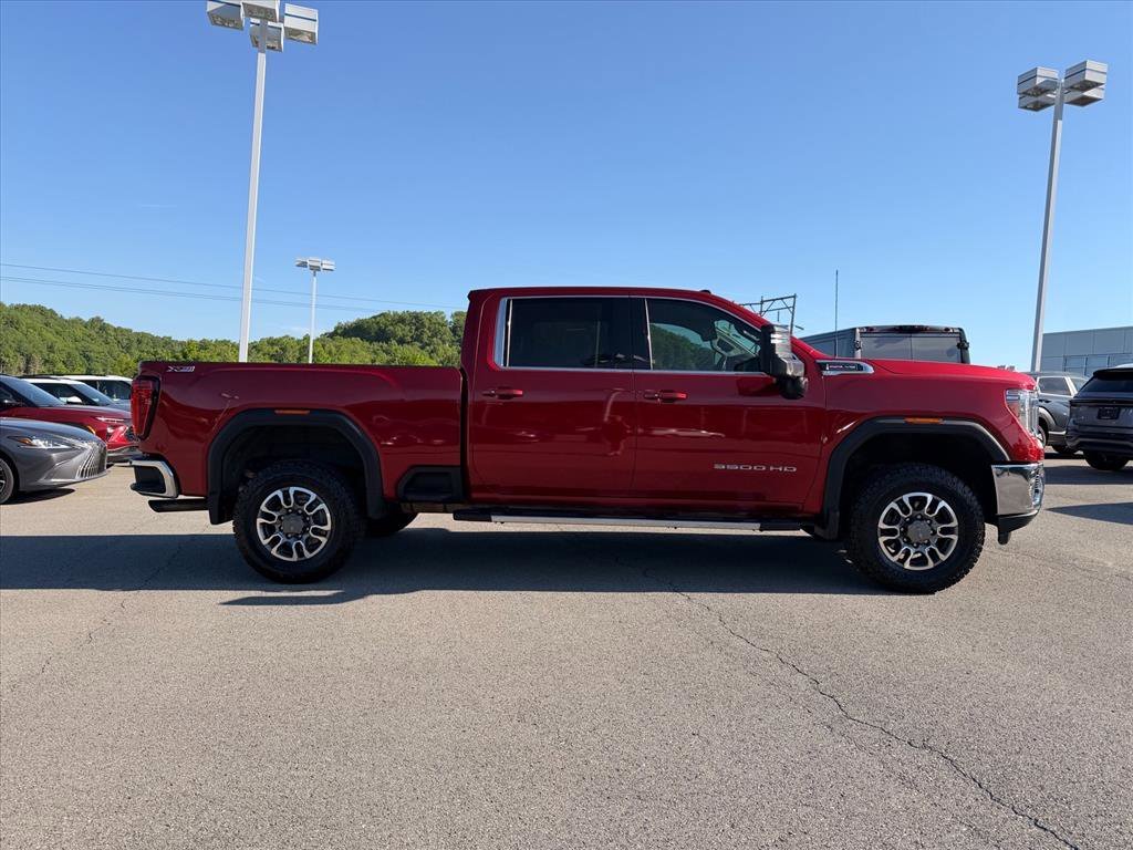 Used 2021 Cayenne Red Tintcoat GMC SLE image 6