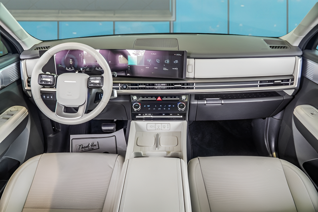 2025 Hyundai Santa Fe SEL - Photo 14