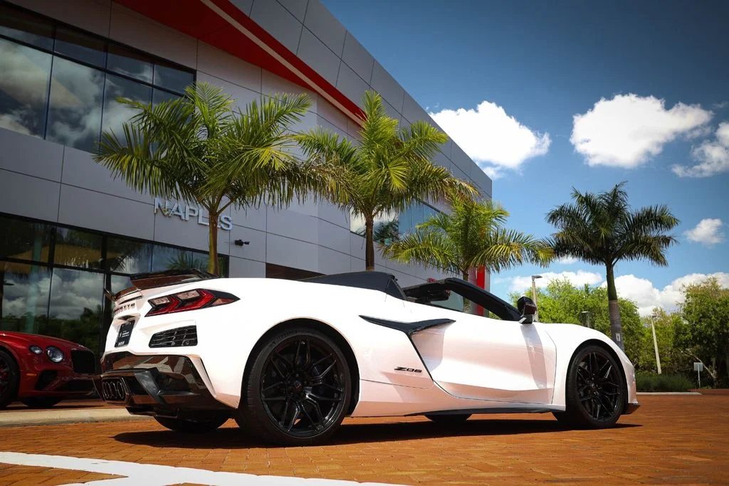 Used 2026 Arctic White Chevrolet Z06 image 27