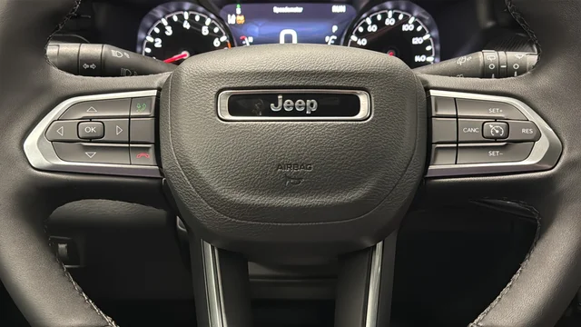 New 2026 Bright White Clear-Coat Exterior Paint Jeep Latitude image 14