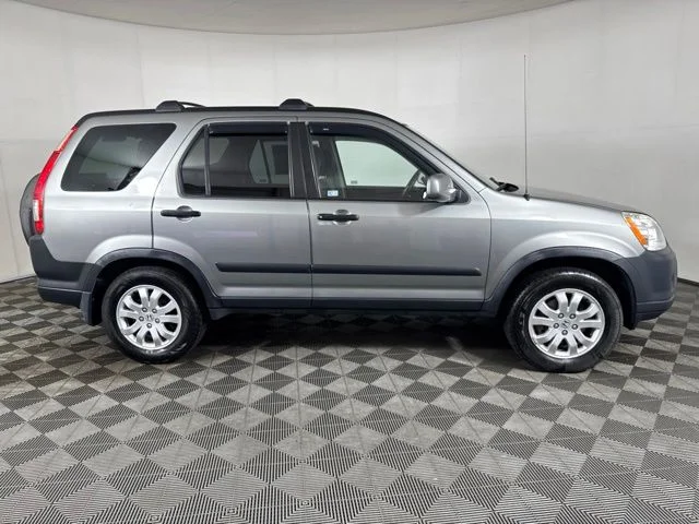 Used 2005  Honda EX image 2