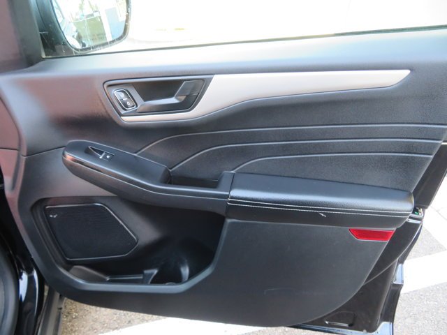 Used 2022 Agate Black Metallic Ford SE Hybrid image 10