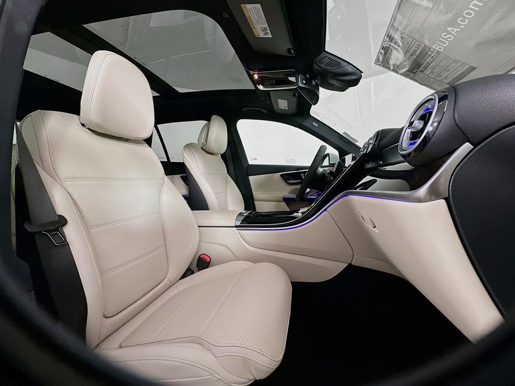 Used 2026 White Mercedes-Benz GLC 300 image 29