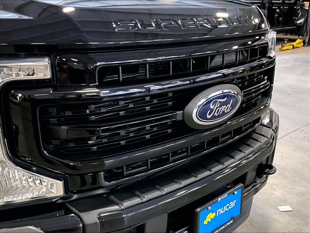 Used 2022 Black Ford Lariat image 33