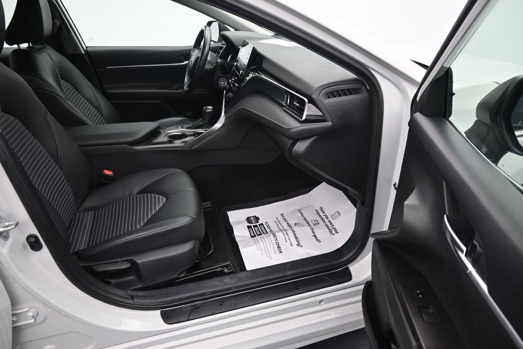 Used 2023 White Toyota SE image 13