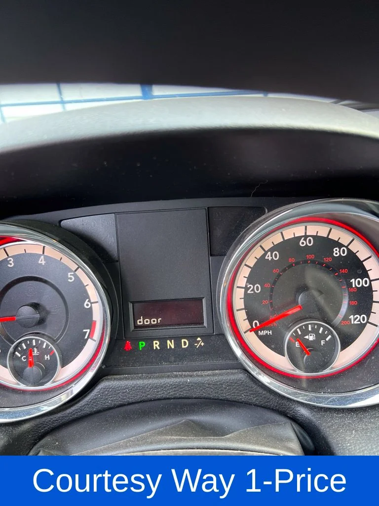 Used 2018 Silver Dodge SE image 5